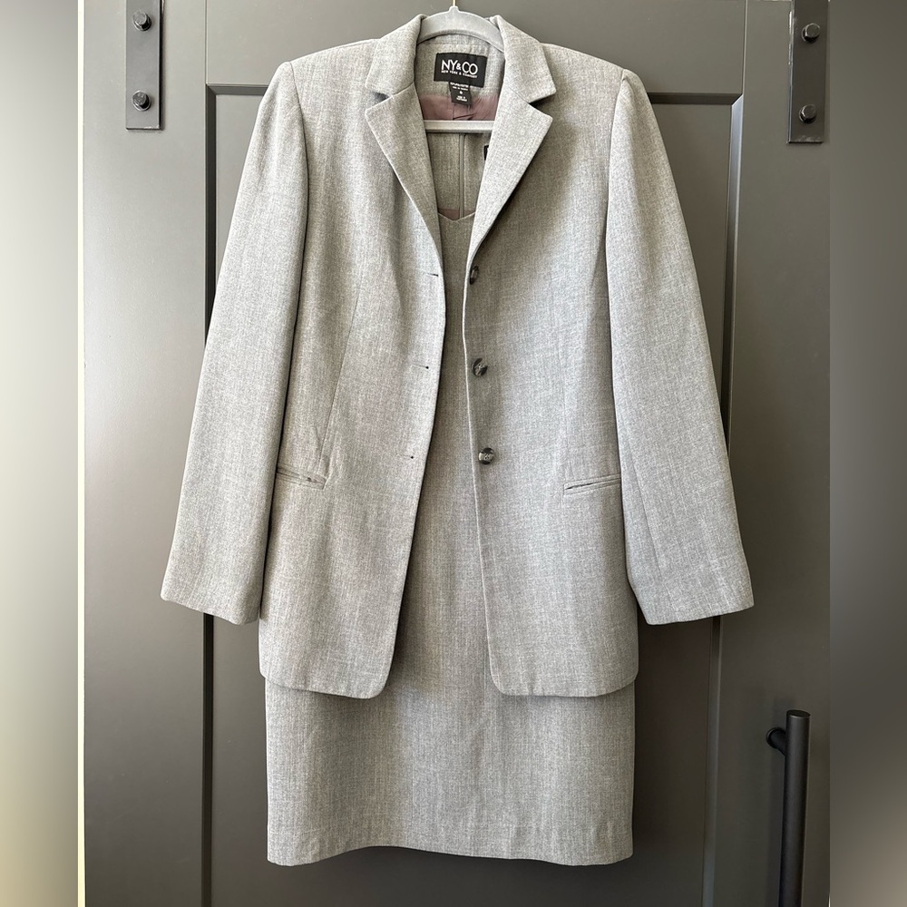 New York & Company Light Gray Women's Two-Piece Suit - Blazer & Sheath Dress